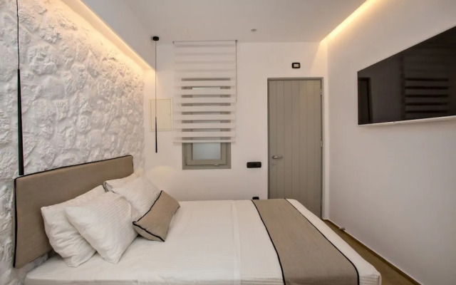 Levantes Luxury Suites I