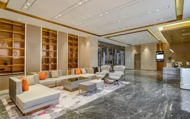Lavande Hotel (Zhuozhou Baoding Dier Zhongxinyiyuan)
