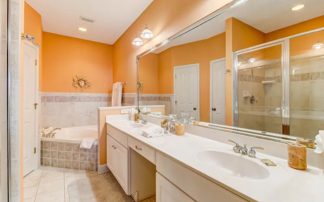 Pet Friendly Condo with Private Parking and Elevator by RedAwning