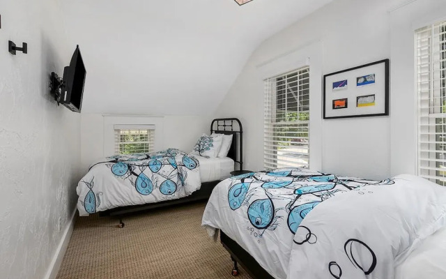 Saugatuck Harbor House