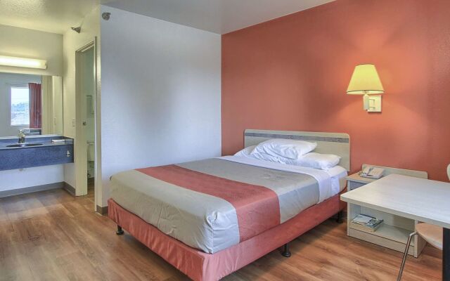 Motel 6 New Cumberland, PA - Harrisburg - Hershey South