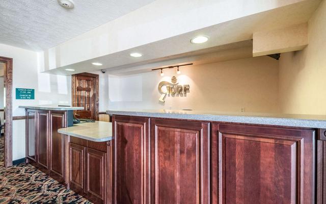 Rodeway Inn & Suites - Charles Town, WV