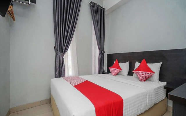 Super OYO 1763 Dinda Residence Syariah