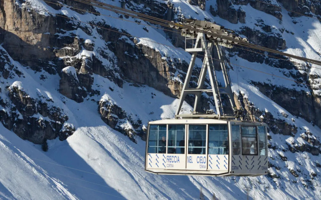 Perarolo Halldis Apartments