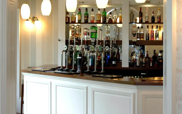 Lysses House Hotel