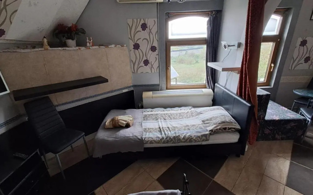 Sárkány Lak