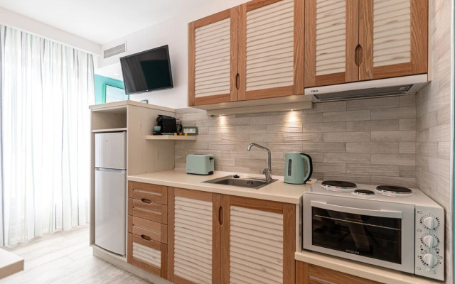 Mariet Naxos Elegant Suites