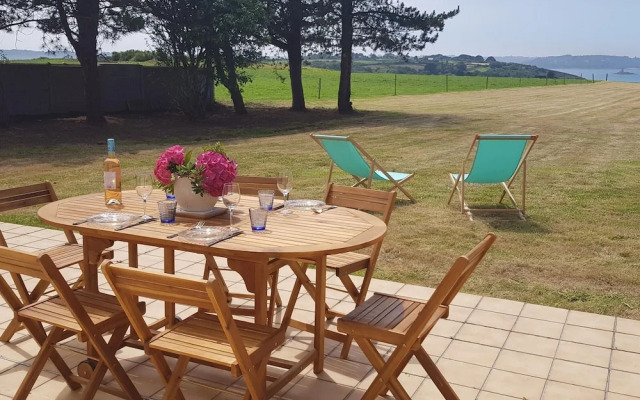 Villa in Plougasnou With Stunning Sea Views