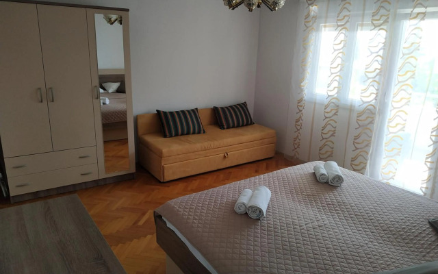 BUTO br. 2 (2+2 pax)