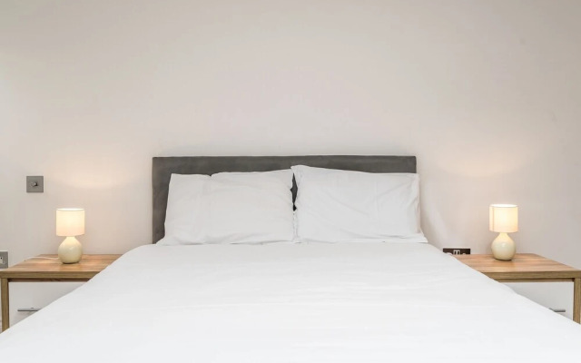 Piccadilly Lofts  by Allô Housing