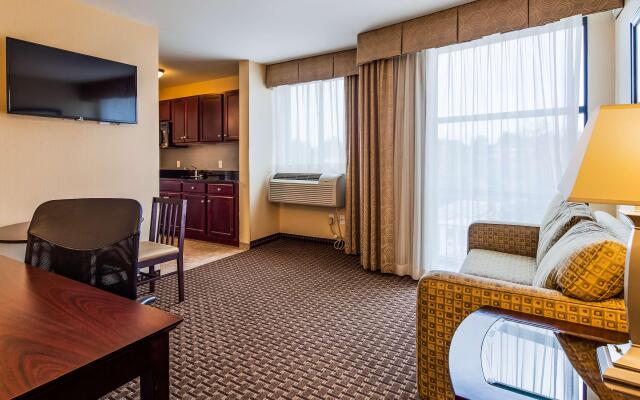 Best Western Plus Philadelphia Airport S. At Widener Univ.