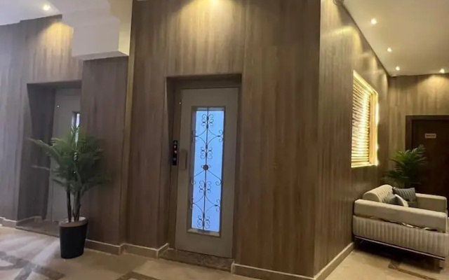 Rotana Palace Suites