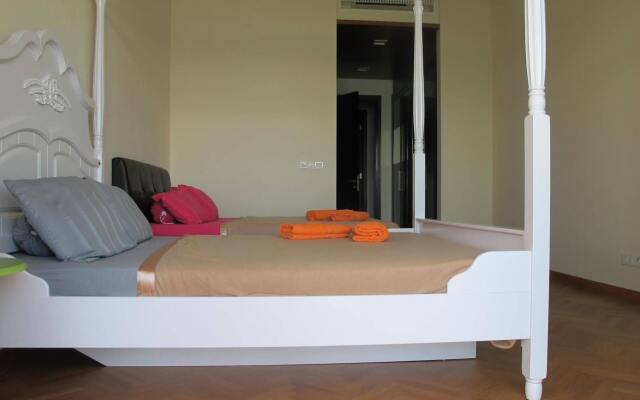 Luxury Suites @ Straits Quay
