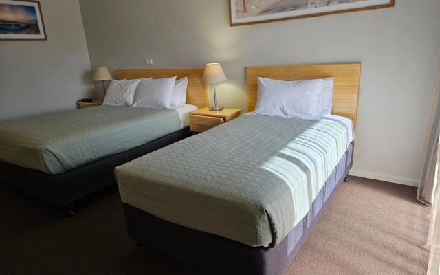 Dog Rock Motel – Guest Rooms – Torbay