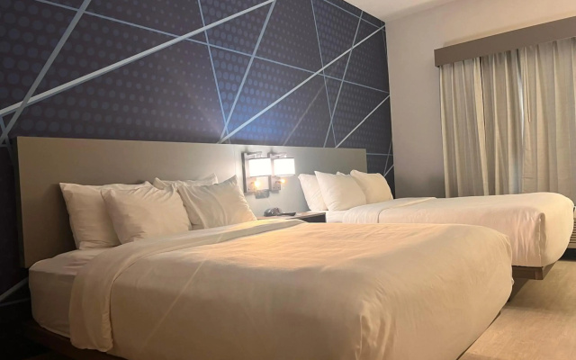 Comfort Suites Louisville Airport
