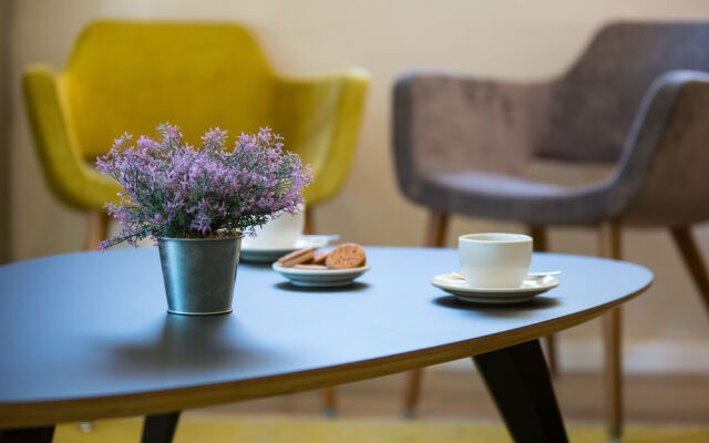 TLV Apartment 77