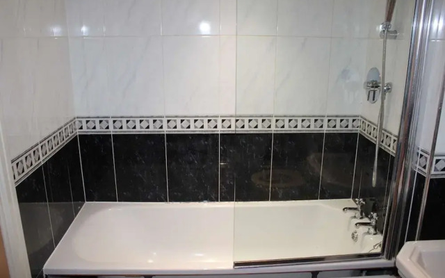 Nottingham Hill Apartment Retreat