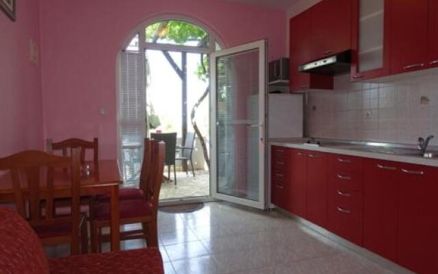 Apartments Ivo