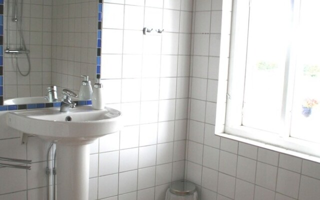 Hoby Gård Bed & Breakfast