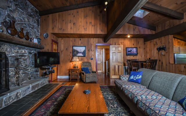 Oakleaf Lodge Holiday Home