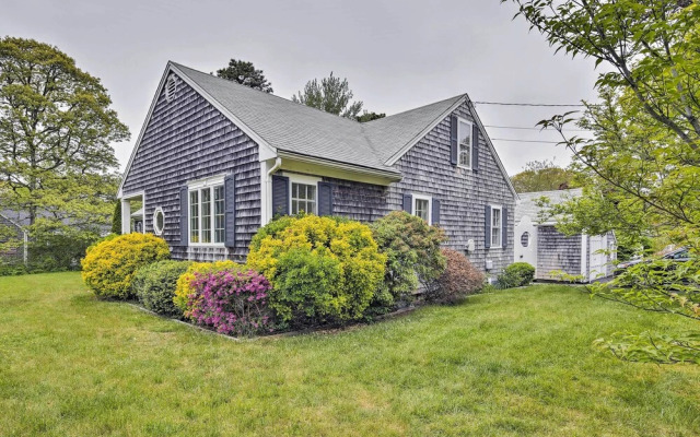 Spacious Getaway W/deck - Walk to Nantucket Sound!