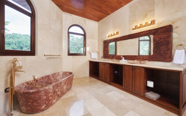 Blue Jewel Oceanfront Private Villa