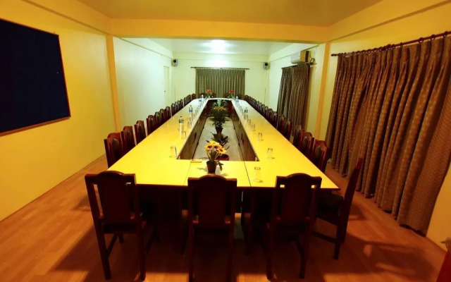 Himalayan crown lodge