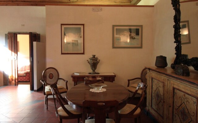 Domus Giorgio Authentic 1600's apt with Stunning Garden and Rooftop