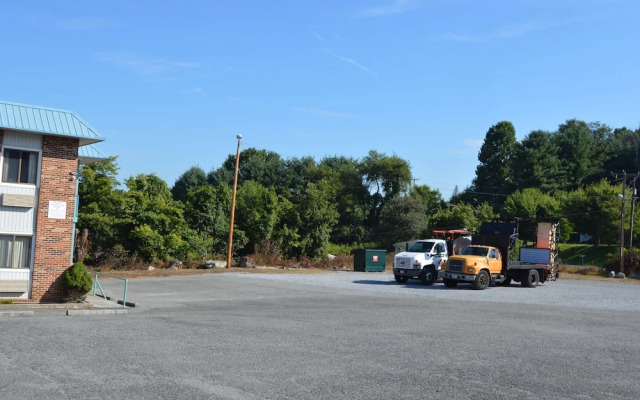 Budget Inn of Claypool Hill