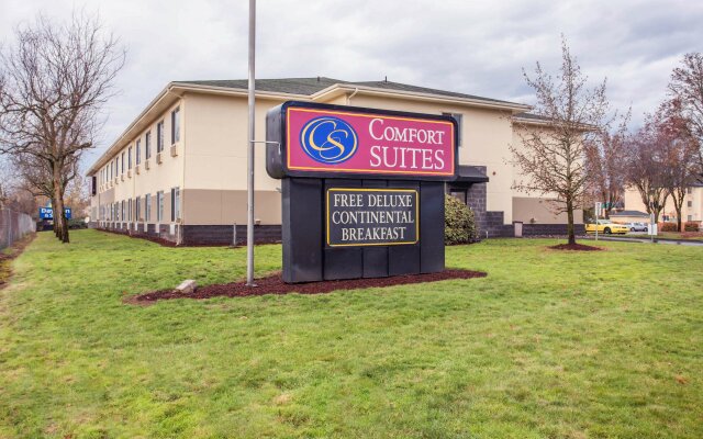 Comfort Suites Near Vancouver Mall