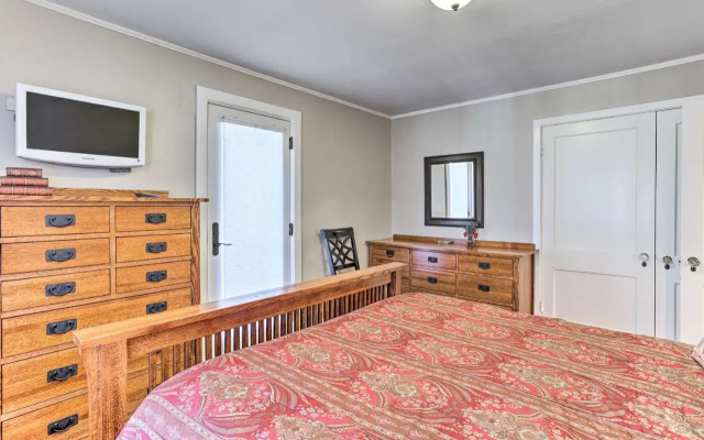Yard & Grill: Centrally Located Denver Retreat!