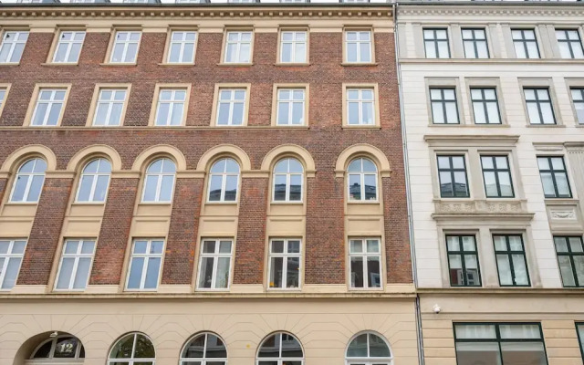 Sanders Noble - Fantastic 5-bdr Apt in the Capital