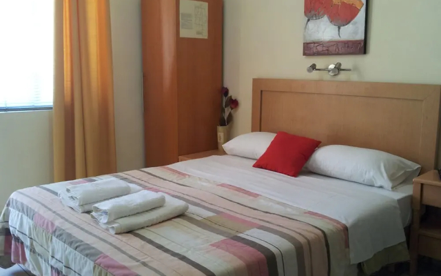 Nicolas Studios&Apts