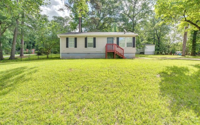 7 Mi to Downtown: Atlanta Home w/ Yard