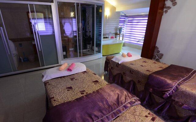Blue Moon Valley Hotel