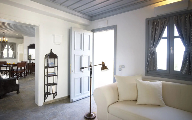 Porto Kea Suites