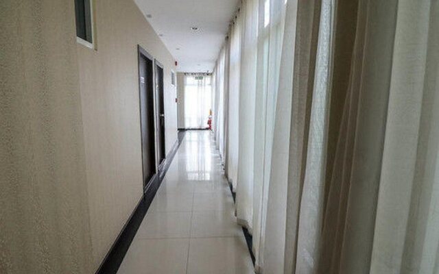 Nida Rooms New Petchburi Perspective at The Green Bells