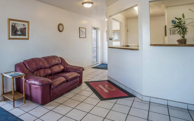 Ameri-Stay Inn & Suites