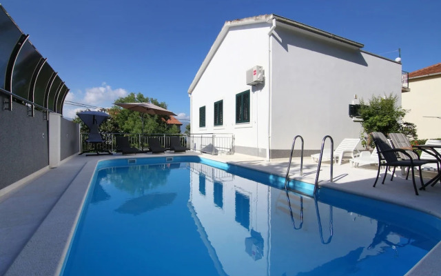 Luxury House With Pool 50M From Sea