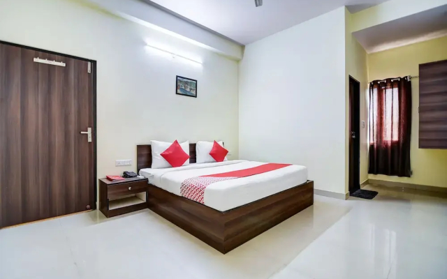 Oyo Flagship 28716 Panchasheel Enclave