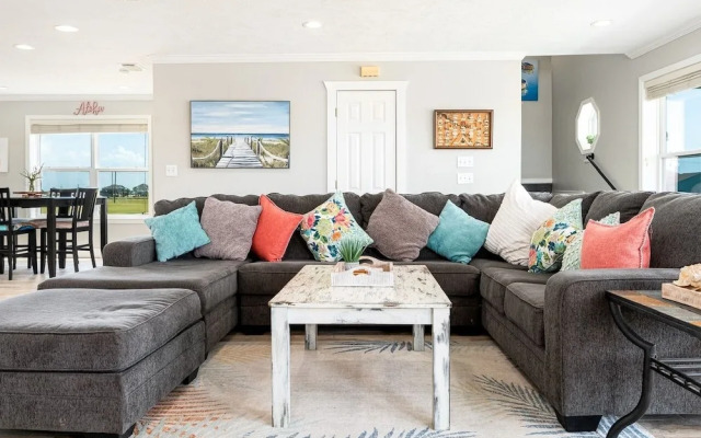 Selah 3 Bedroom Home by RedAwning