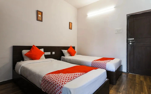 Green City Club by OYO Rooms