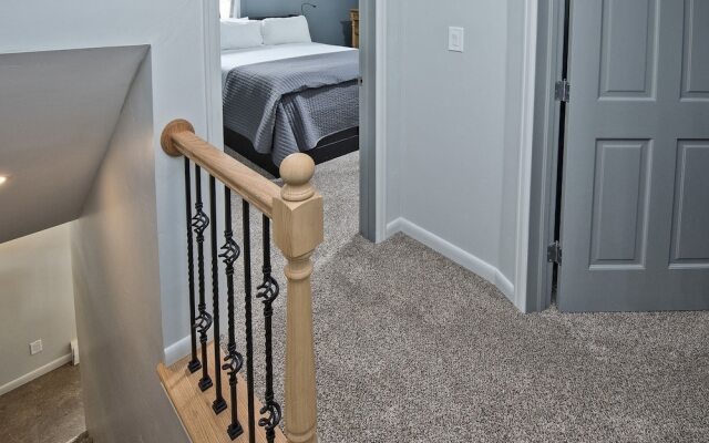 4112 Spruce Way 2 Bedroom Condo by RedAwning