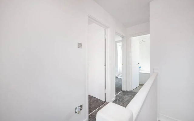 Spacious London stay -3 Bedroom property