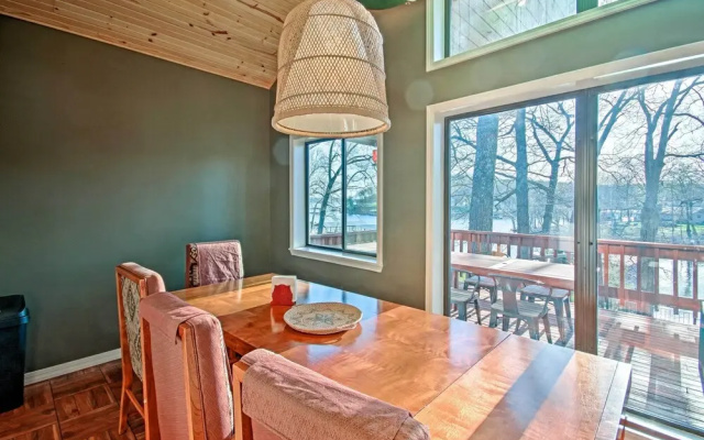Fire Pit & Boat Slip: Waterfront Grove Getaway