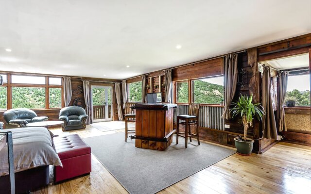 The Rustic Retreat