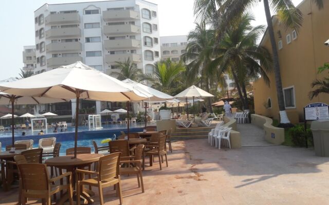 Aca Suites Ixtapa