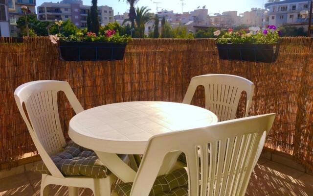 1 bedroom flat, prime location near sea, sleeps 4