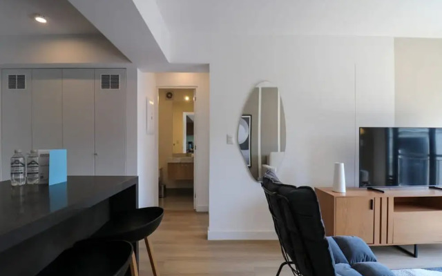 w Fascinating 1BR With Balcony in San Isidro