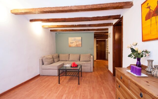 Rustic Poble Sec Apartment